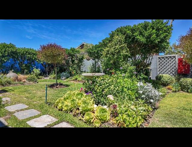 1 BEDROOM HOUSE FOR SALE IN STILBAAI EAST